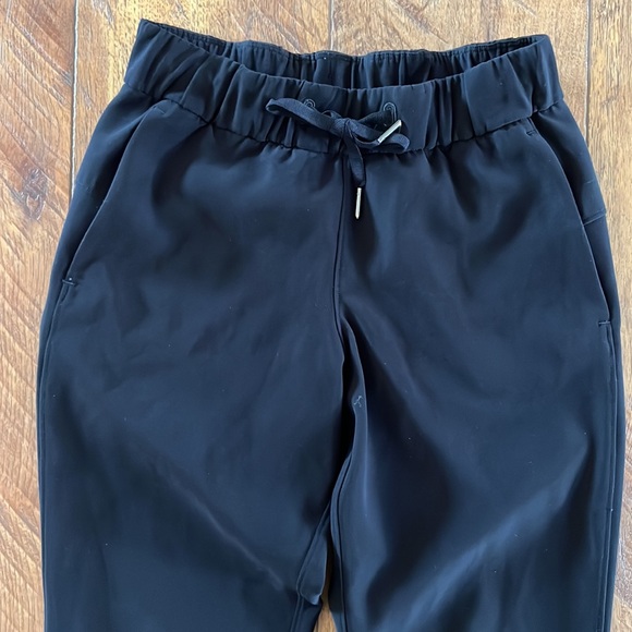 Lululemon On The Fly Crop *Woven 23" Black 2 - Picture 7 of 15